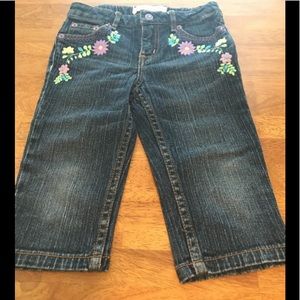 Girls Jean Capris w/ embroidered Flowers
